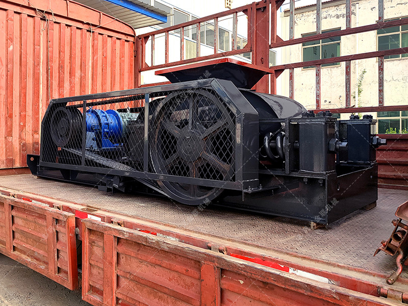 小型對輥破碎機(jī)發(fā)往廣西破碎沙子