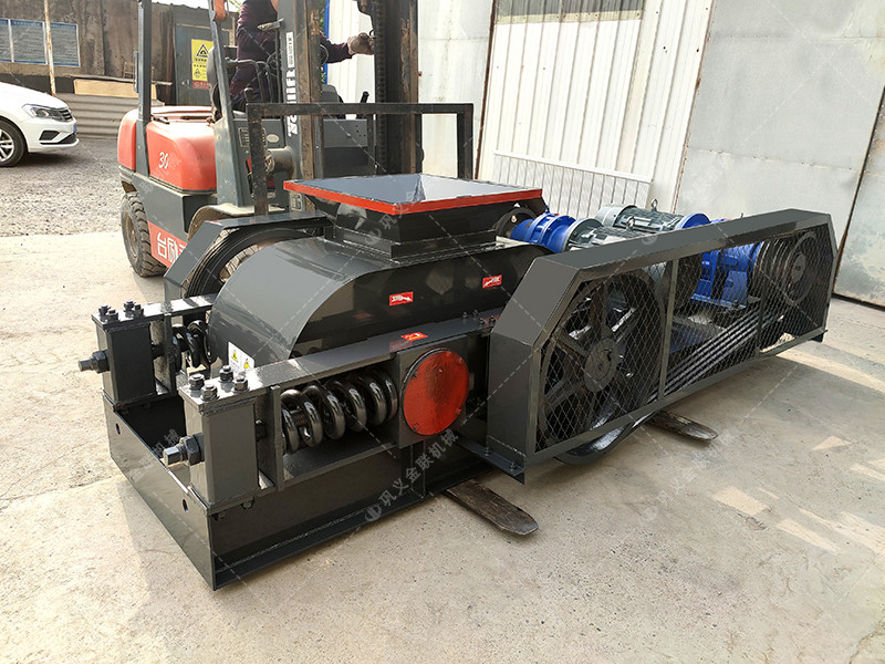 2PG400x400小型對輥破碎機(jī)發(fā)往福建泉州破碎瓜子石