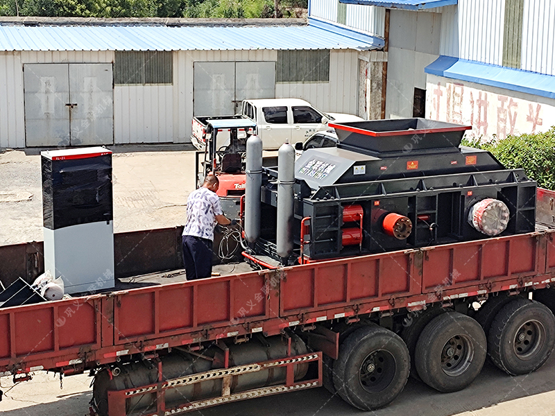 2025 年制砂設(shè)備新趨勢(shì)：全自動(dòng)液壓對(duì)輥制砂機(jī)為何成行業(yè)優(yōu)選？