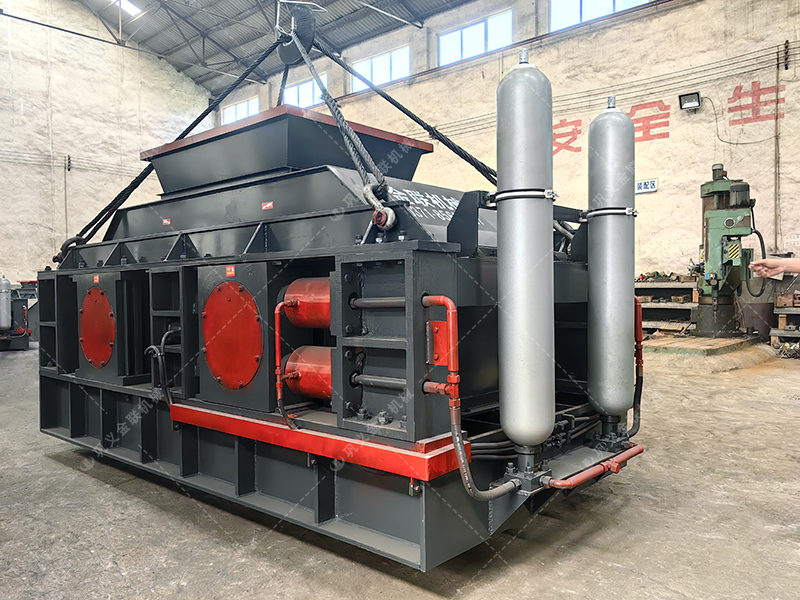 時(shí)產(chǎn)100噸和200噸的石灰石生產(chǎn)線，選擇的液壓對(duì)輥制砂機(jī)有何不同？