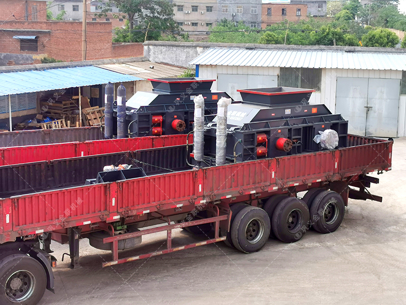 時(shí)產(chǎn)100噸和200噸的石灰石生產(chǎn)線，選擇的液壓對(duì)輥制砂機(jī)有何不同？